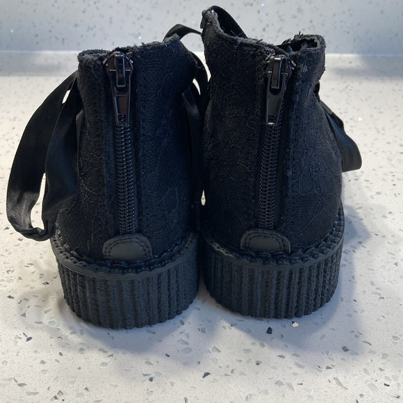 T.U.K 5-Loop Ribbon Mary Jane - Picture 2 of 6